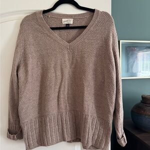 Universal Thread Women's V-Neck Sweater - Brown